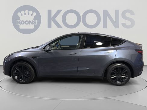 Used 2023 Tesla Model Y Long Range AWD/4WD image 2