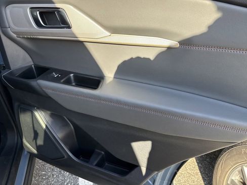 Used 2025 Ford Explorer Active image 9