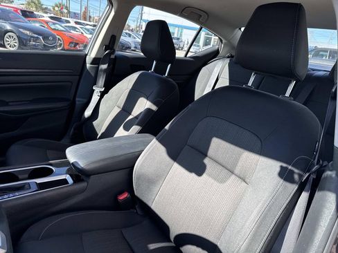 Used 2024 Nissan Altima 2.5 SV image 17