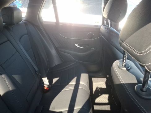 Used 2022 Mercedes-Benz GLC 300 4MATIC image 11