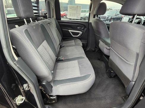 Used 2021 Nissan Titan SV w/ Accessory Utility Package image 19