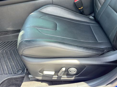 Used 2023 Hyundai Elantra Limited FWD image 13