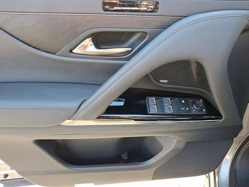 Used 2023 Lexus LX 600 4WD w/ Luxury Package image 13