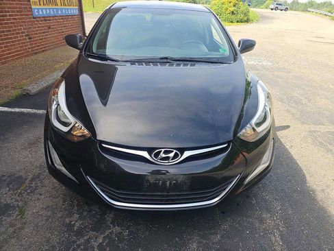 Used 2015 Hyundai Elantra SE w/ Option Group 02 FWD image 7