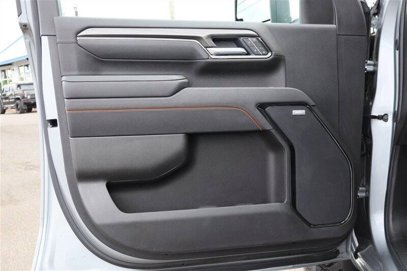 Used 2025 GMC Sierra 3500 AT4 w/ AT4 Premium Plus Package AWD/4WD image 16