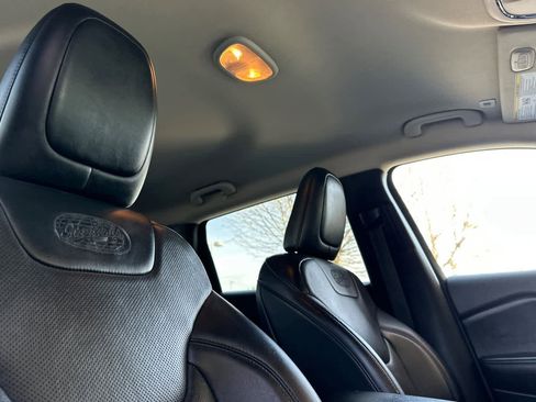 Used 2018 Jeep Cherokee Overland image 18