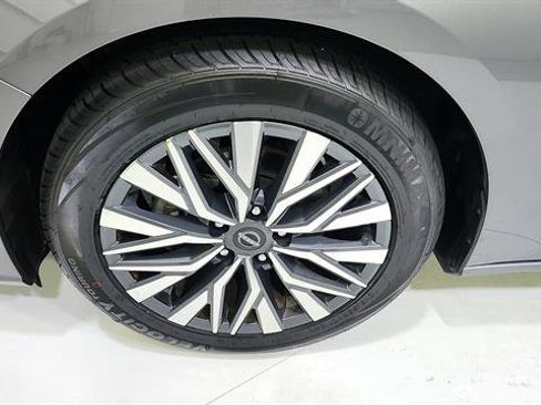 Certified 2024 Nissan Altima 2.5 SV FWD image 33