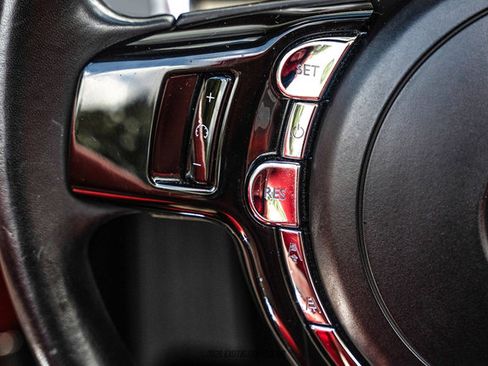 Used 2016 Rolls-Royce Dawn RWD image 39