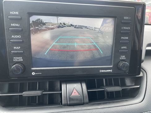 Used 2022 Toyota RAV4 LE AWD/4WD image 20