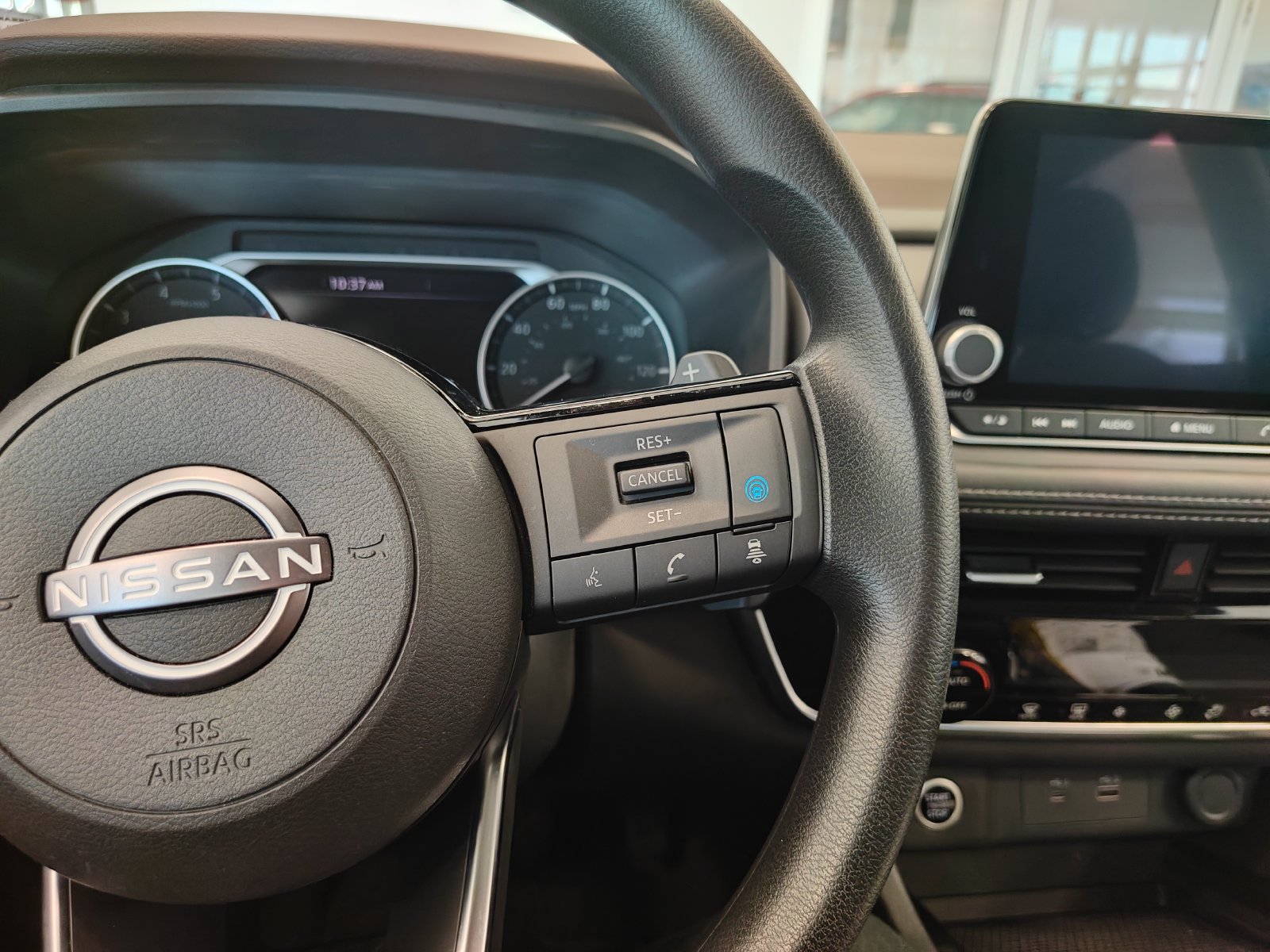 Used 2023 Nissan Rogue SV FWD image 13