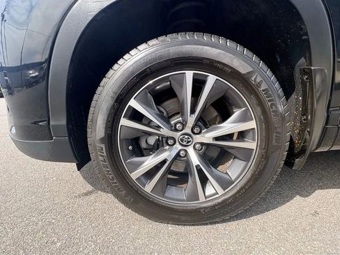 Used 2017 Toyota Highlander Plus w/ Protection Package #3 AWD/4WD image 35