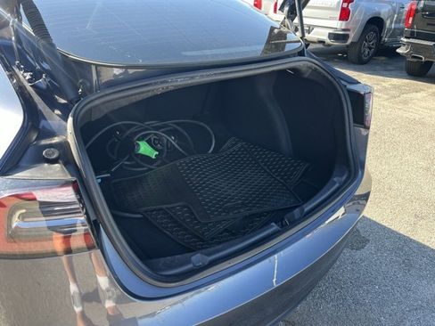 Used 2023 Tesla Model 3 Standard Range image 13