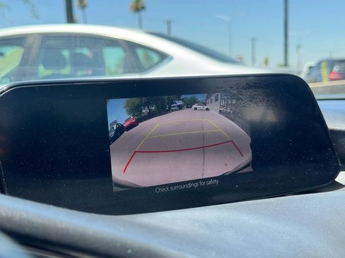 Used 2019 MAZDA MAZDA3 Hatchback w/ Preferred Package FWD image 21