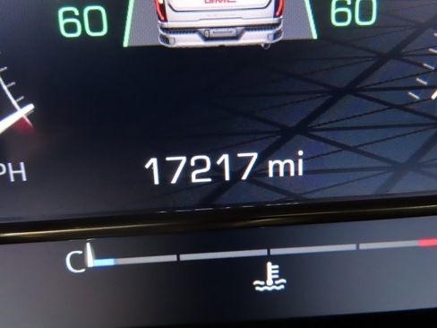 Used 2024 GMC Sierra 2500 Denali w/ Technology Package image 12