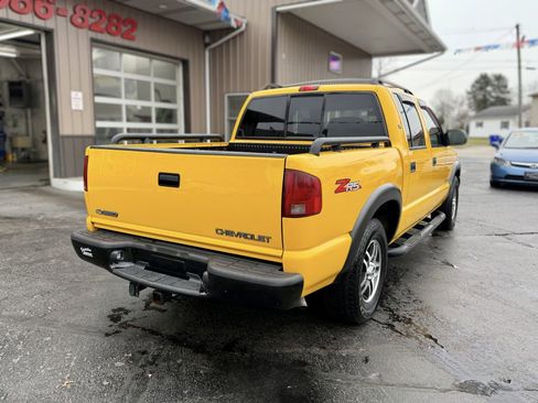 Used 2002 Chevrolet S10 Pickup LS w/ ZR5 Appearance Pkg image 8