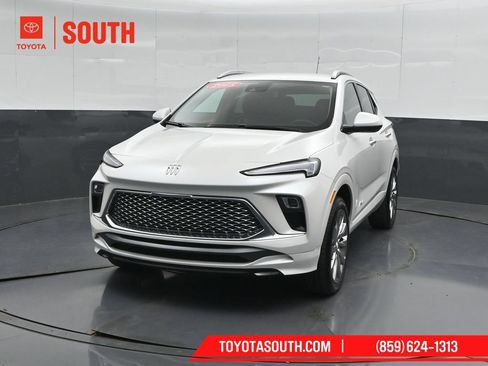 Used 2025 Buick Encore GX Avenir w/ Avenir Convenience Package AWD/4WD image 5