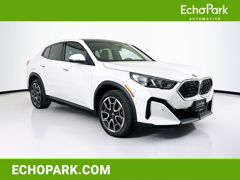Used 2025 BMW X2 xDrive28i AWD/4WD image 1