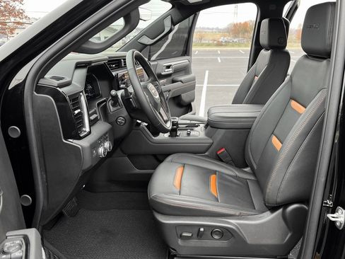 Used 2025 GMC Sierra 1500 AT4 w/ Technology Package image 3