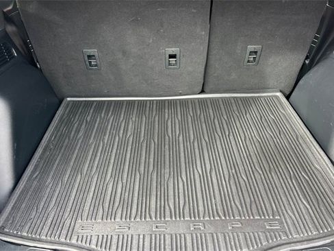 Used 2022 Ford Escape Titanium w/ Titanium Premium Package image 17