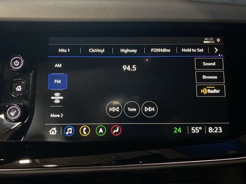 Used 2023 Buick Envision Avenir image 2