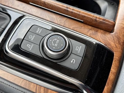 Used 2023 Nissan Armada SL RWD image 16