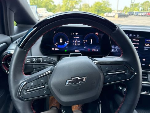 Certified 2024 Chevrolet Equinox EV RS image 22