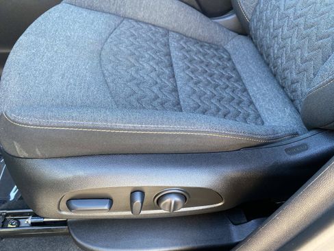 Used 2023 Chevrolet Equinox LT AWD/4WD image 22