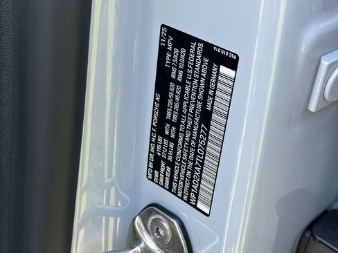 New 2026 Porsche Macan Electric RWD image 33