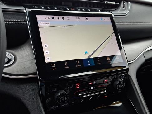 Used 2023 Jeep Grand Cherokee L Limited image 23