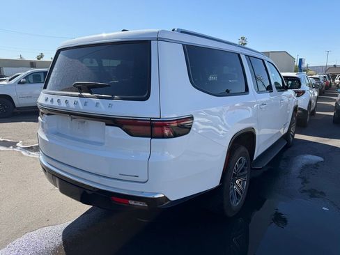 Used 2024 Jeep Wagoneer L Series II w/ Flexible Seating Group image 3