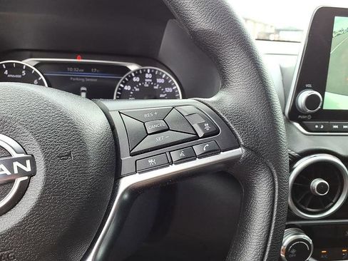 Used 2025 Nissan Sentra SV FWD image 30