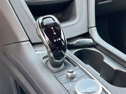 New 2025 Cadillac XT5 Luxury image 17