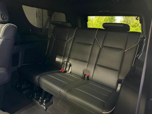 Used 2023 Cadillac Escalade ESV Sport AWD/4WD image 23