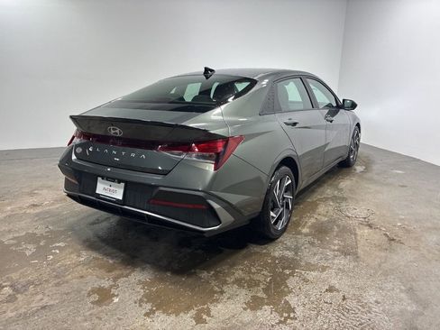 Certified 2025 Hyundai Elantra Sport image 5