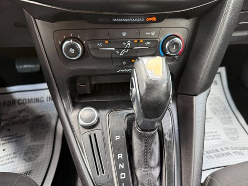 Used 2015 Ford Focus SE image 20