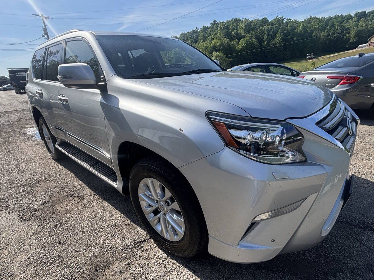 Used 2017 Lexus GX 460 Premium w/ Premium Package AWD/4WD image 2
