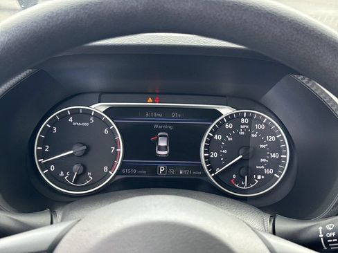Used 2024 Nissan Sentra SV FWD image 24
