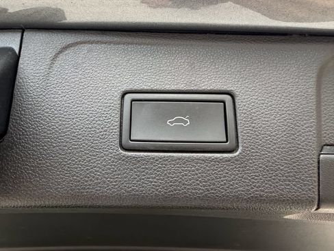 Used 2023 Volkswagen Atlas SEL Premium AWD/4WD image 28