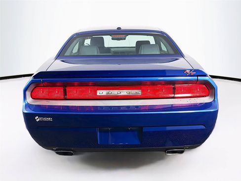 Used 2010 Dodge Challenger R/T RWD image 10