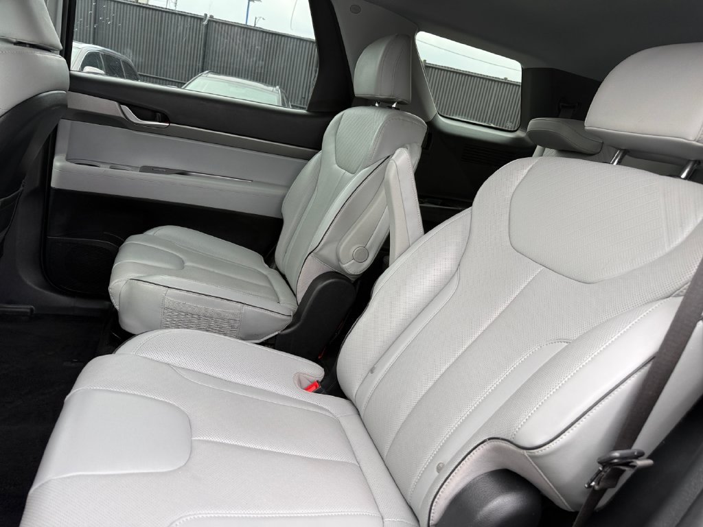 Used 2024 Hyundai Palisade SEL FWD image 32