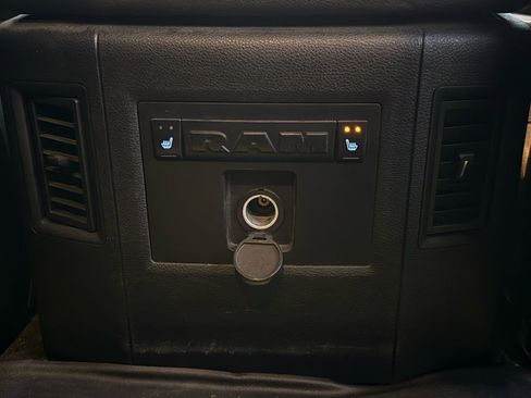 Used 2014 RAM 3500 Laramie image 34