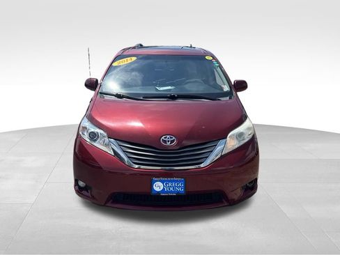 Used 2014 Toyota Sienna XLE FWD image 9