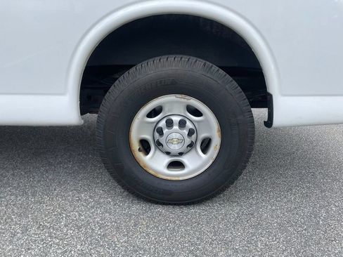 Used 2021 Chevrolet Express 2500 RWD image 27