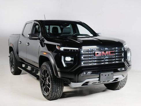 Used 2023 GMC Canyon Denali w/ Denali Black Edition AWD/4WD image 10
