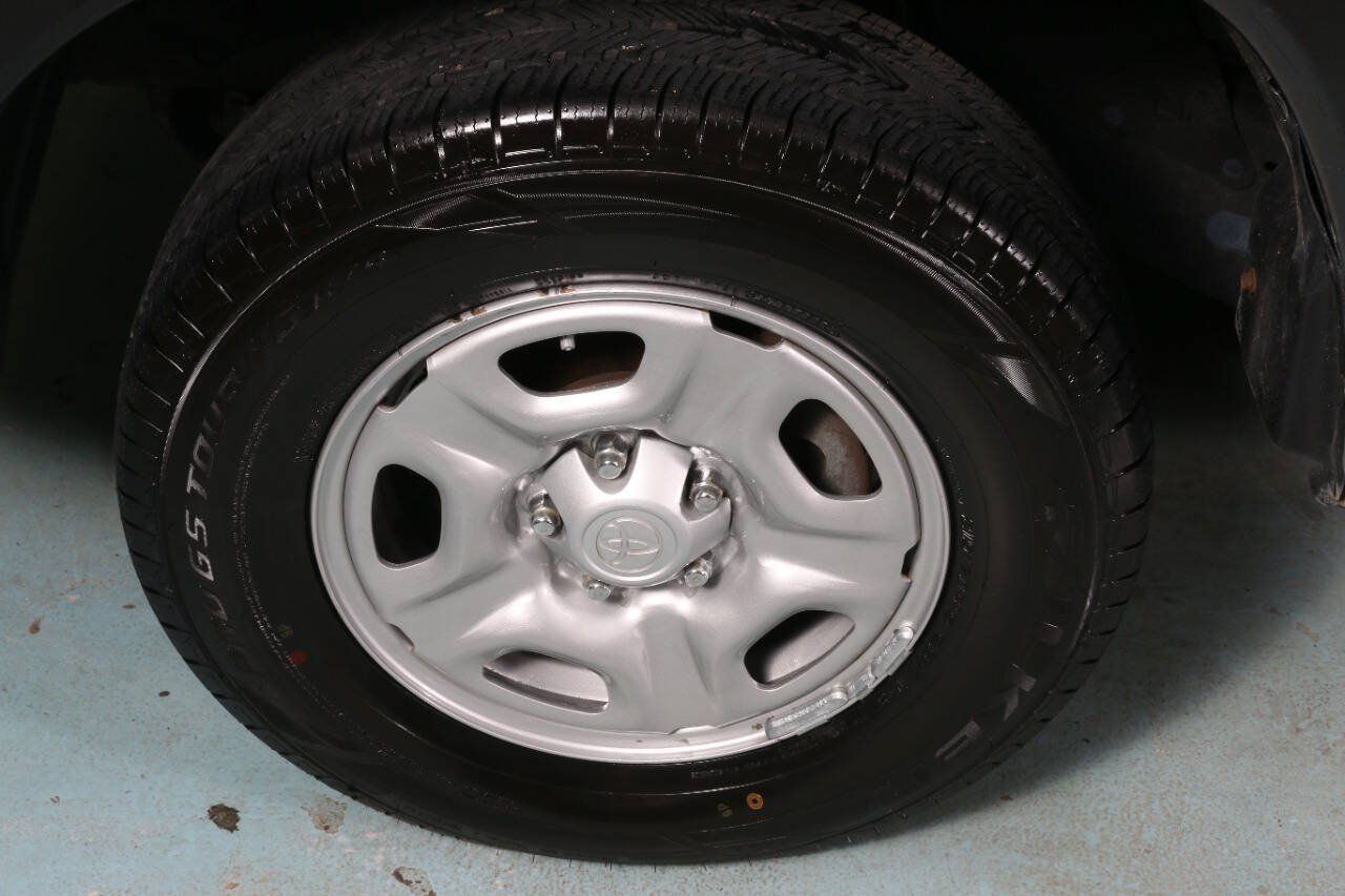 Used 2011 Toyota Tacoma 2WD Regular Cab image 34