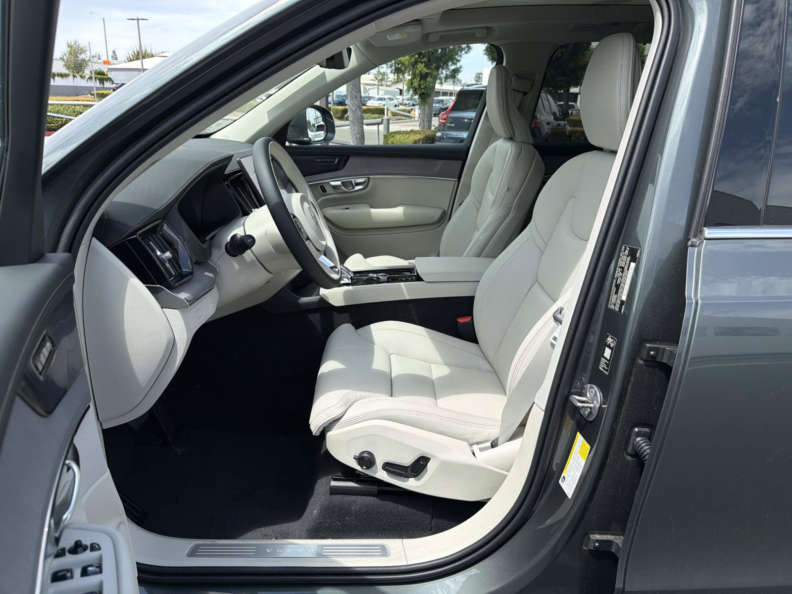 New 2027 Volvo XC90 B6 Ultra AWD/4WD image 13