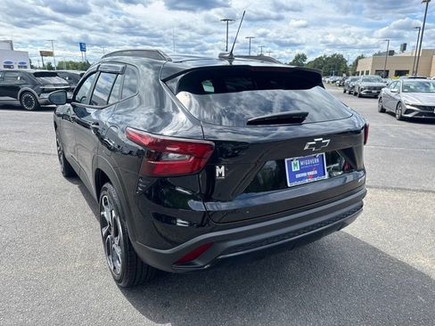 Used 2026 Chevrolet Trax RS w/ Sunroof Package FWD image 4