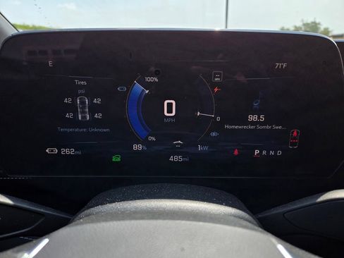 Used 2025 Chevrolet Blazer EV LT AWD/4WD image 19