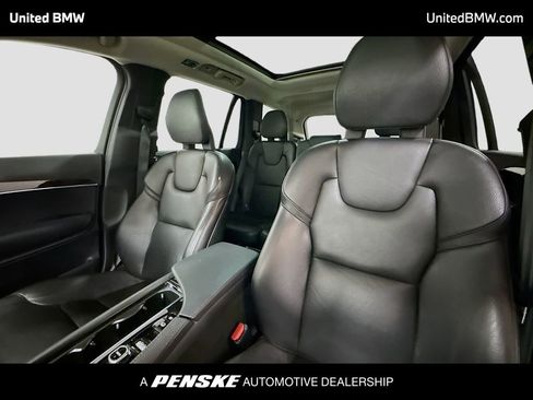 Used 2017 Volvo XC90 T6 Momentum w/ Vision Package image 5