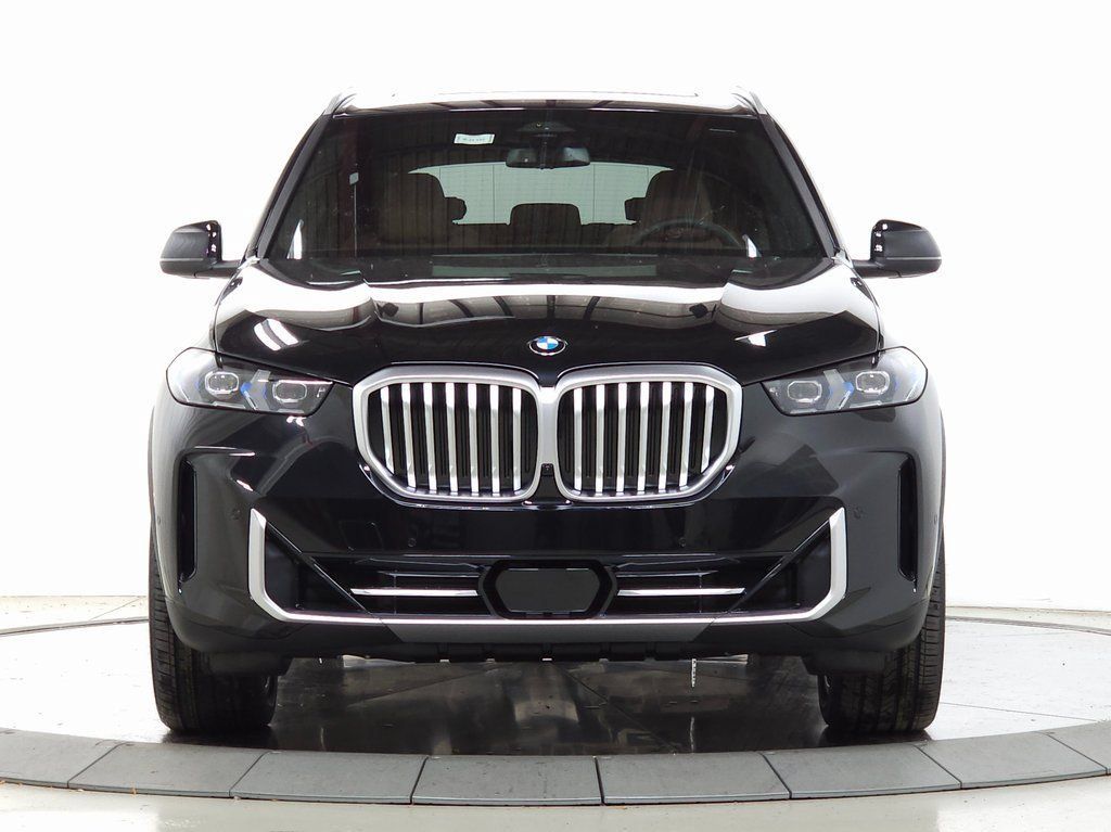 Used 2026 BMW X5 xDrive40i w/ Parking Assistance Package AWD/4WD image 2